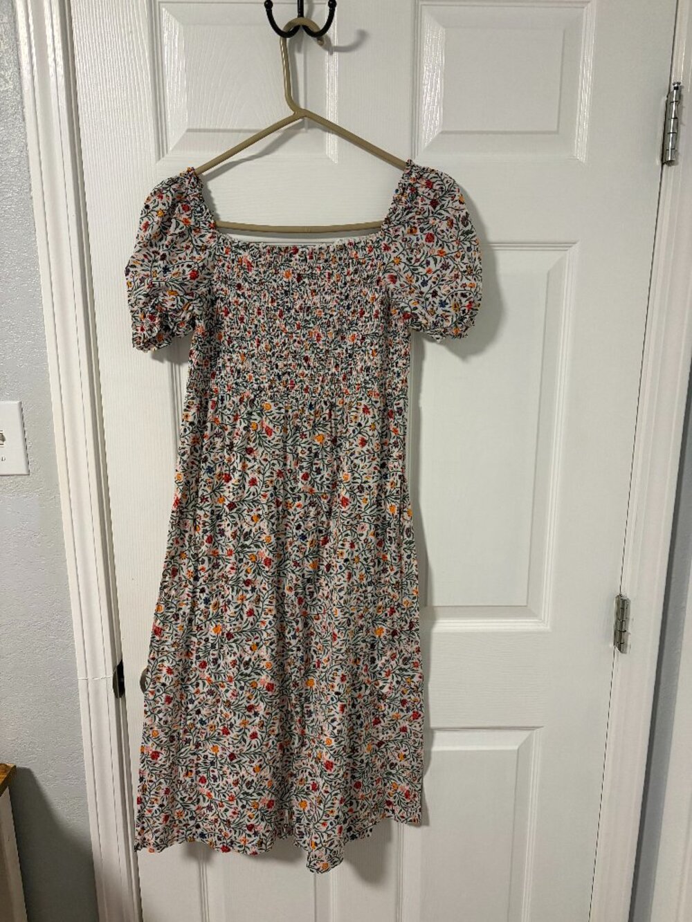 Ann Taylor Floral Print Smocked Midi Dress - Size 8 Cottagecore Puff Sleeve